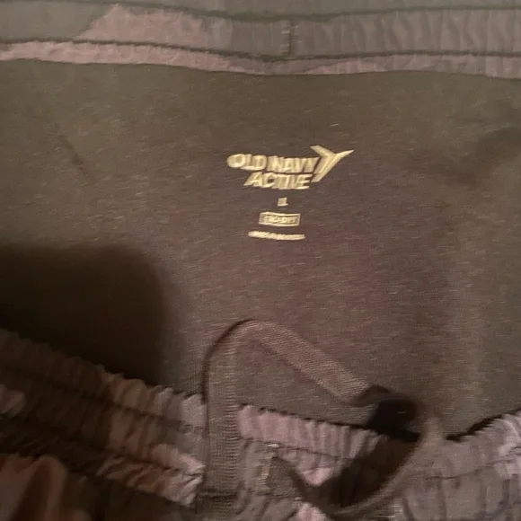 Old Navy Black and Green Athletic Shorts Lightweight Moisture-Wicking Size L - Picture 7 of 10